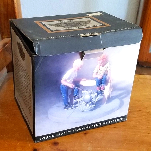 Harley Davidson Young Rider Figurine Series "Engine Lesson" - Picture 4 of 8
